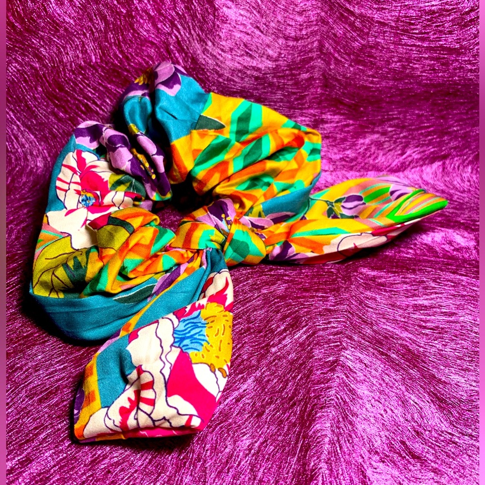 🌸 Johnny Was Floral Print Hair Scrunchie Bow